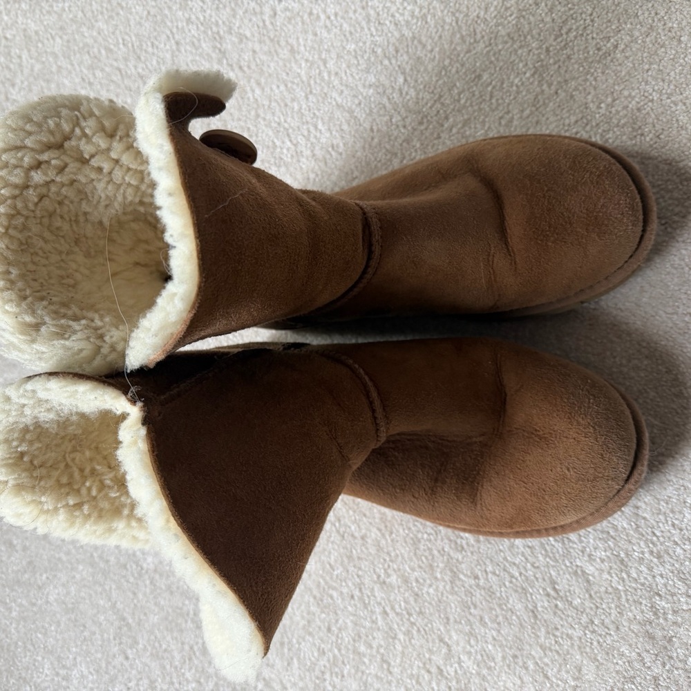 Ugg Boots with Shearling Lining
